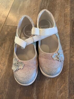 Stride Rite Girls Glitter Mary Janes in Pink and Silver